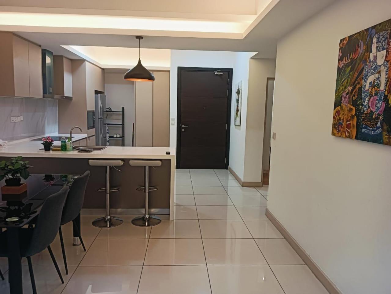 Suasana Lux *